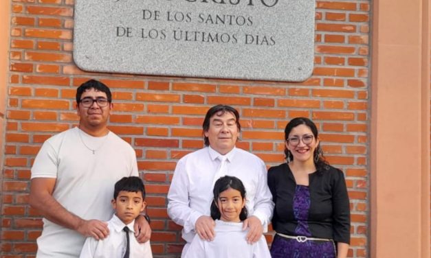 Melany cumplió OCHO años y se bautizo